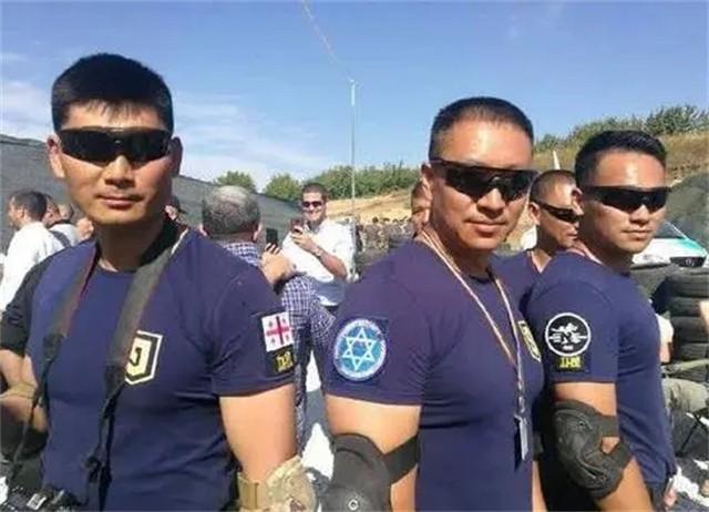 中国第一保镖李旭:曾贴身保护巴菲特,时薪28万