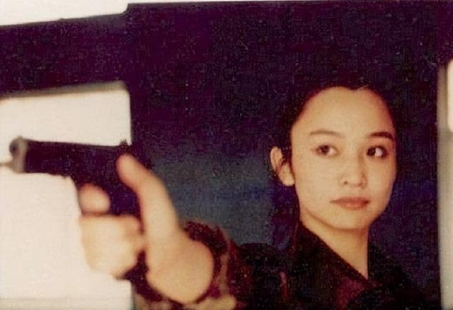 “中国第一女保镖”边梅:曾获北京小姐季军,身价过亿至今单身